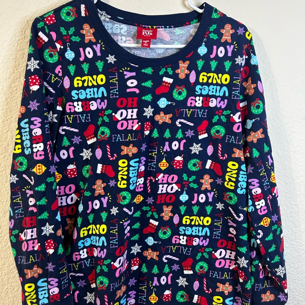 Macy Family Holiday Festive Print Long Sleeve Christmas Bright Pajama Top medium